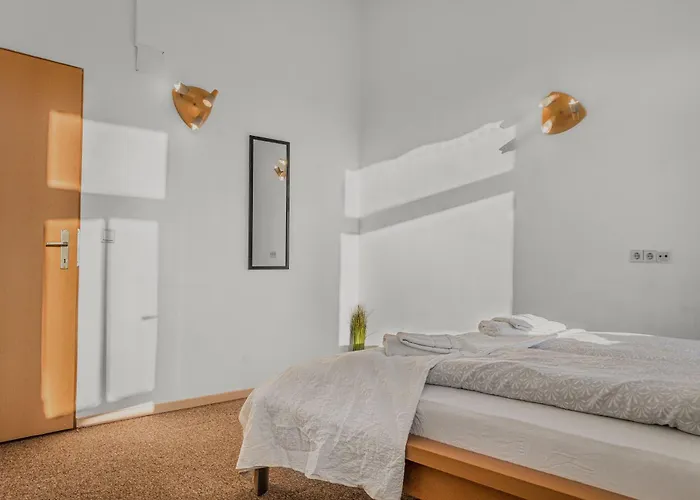 Comfortable 2br Next To Millennium Tower Appartement