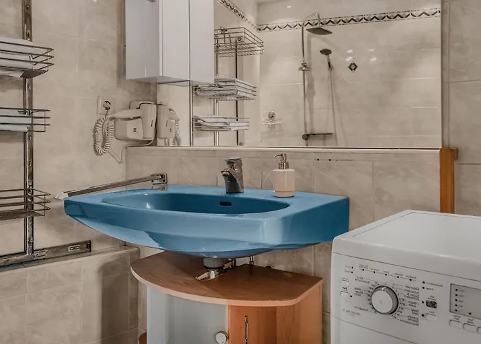 Comfortable 2br Next To Millennium Tower