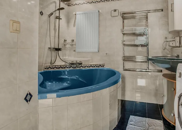 Comfortable 2br Next To Millennium Tower