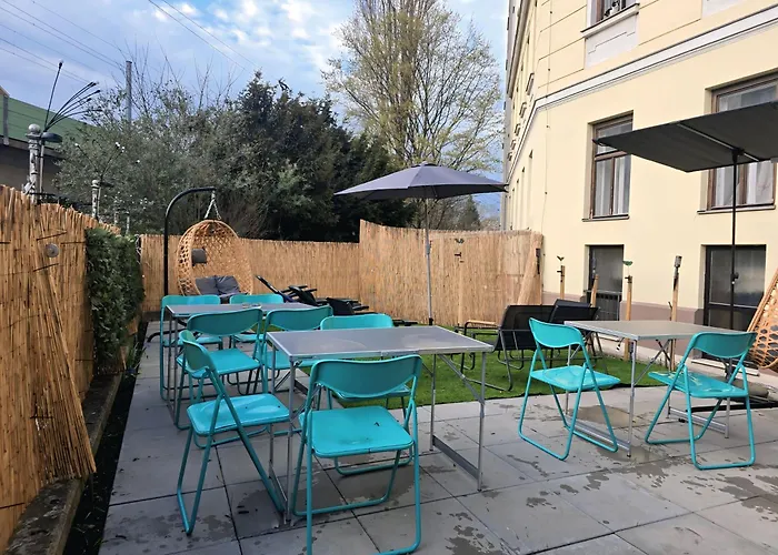 Comfortable 2br Next To Millennium Tower Appartement Wenen